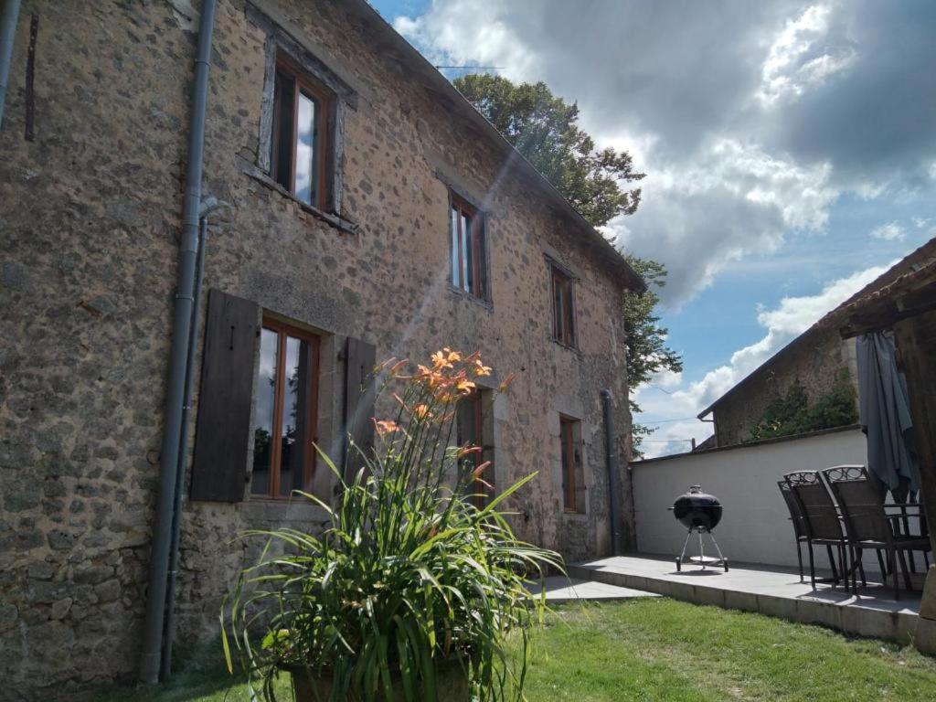 Chambre D'Hotes De Puy Faucher Arrenes Exteriör bild